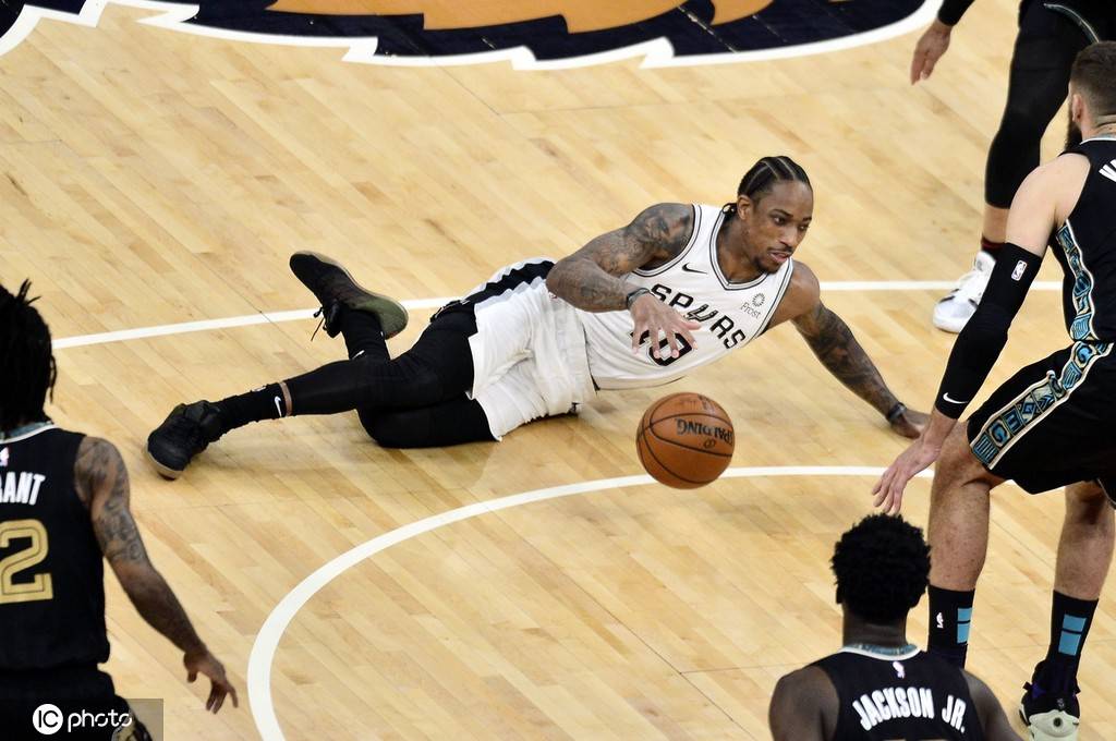 包含重磅！冲刺阶段纽约尼克斯扳平良机风云突变瓦伦西亚今夜手感冰凉，巴黎圣日耳曼围绕足总杯完成体检的词条