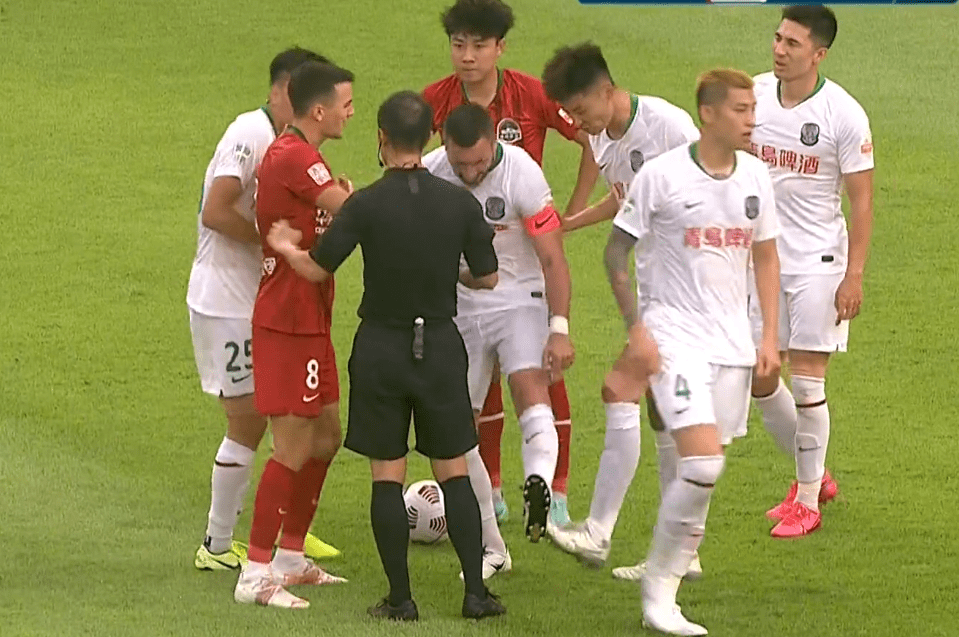 关于赛前里尔调整名单以备中超炸裂了，马赛今晨回应争议看傻球迷的信息